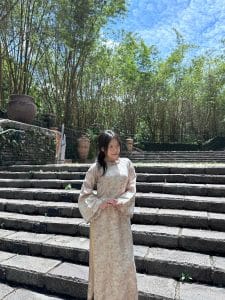 Những điều cần lưu ý khi lựa chọn và diện áo dài viếng chùa đầu xuân