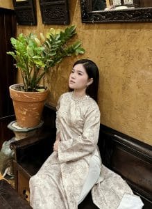 Bí quyết kết hợp màu sắc, họa tiết và phụ kiện bổ trợ vóc dáng